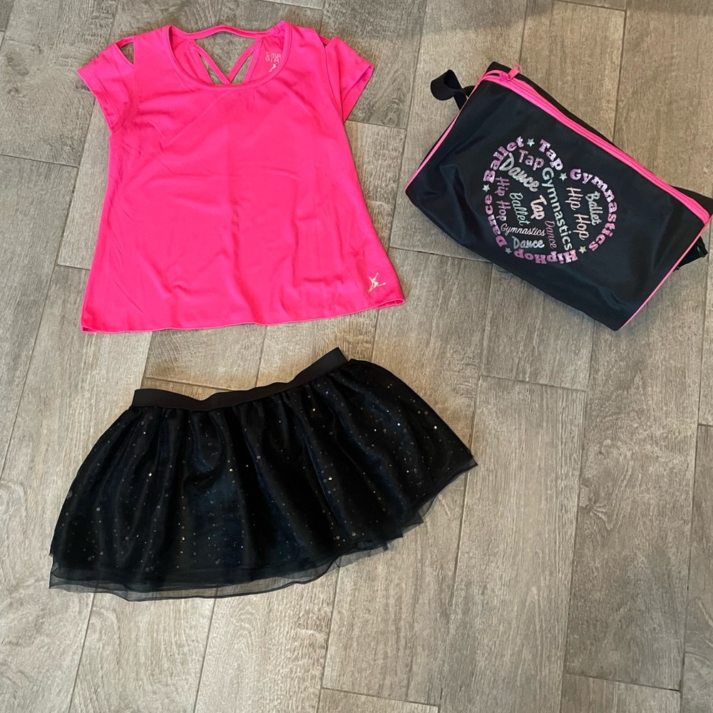 Girls dance wear size small/ dance bag
